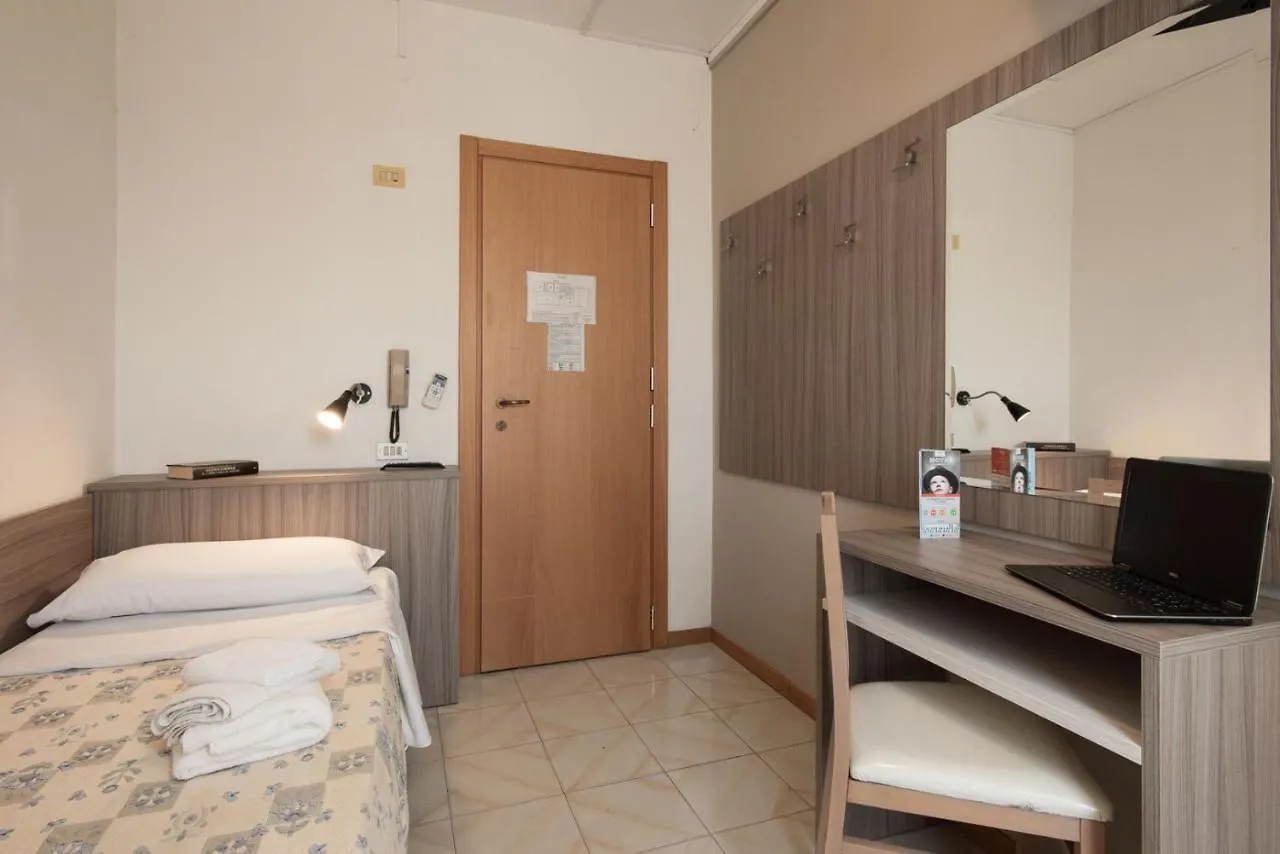***  Hotel Consul - Family Hotel リッチョーネ イタリア
